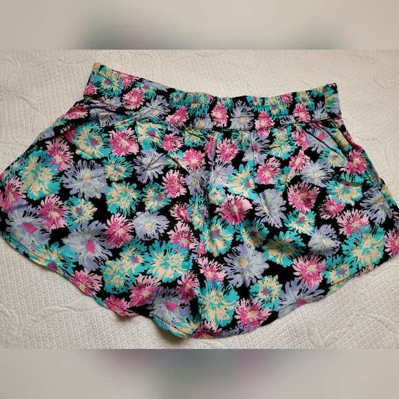 Kirra Women's Shorts 100% Rayon Floral Pattern 2 Pockets, Size Medium - Picture 8 of 12